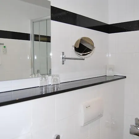 Strandhotel Eldena 3*