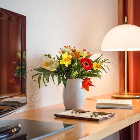 Strandhotel Eldena מלון 3*