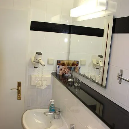 Strandhotel Eldena Hotel 3*